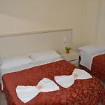 Отель Carolin 3*