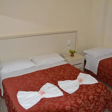 Hotel Carolin 3*