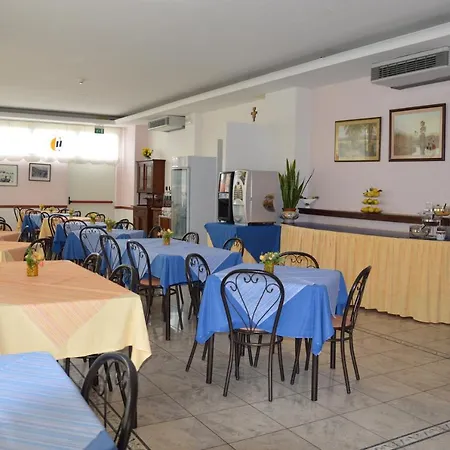 Hotel Carolin 3*