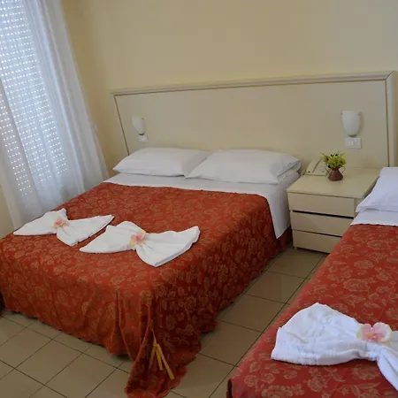 Carolin Hotel 3*