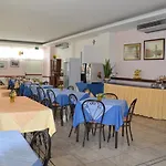Hotel Carolin 3*