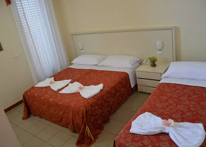Carolin Hotell 3*
