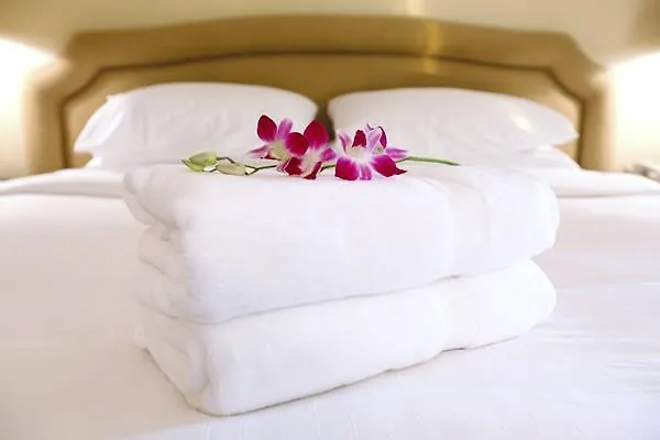 Carolin Hotell 3*