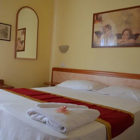 Carolin Hotel 3*